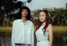 Lirik lagu Versi Baru eńau Menggandeng Momo  "Sudah Tahu Tuhan Kita Berbeda"