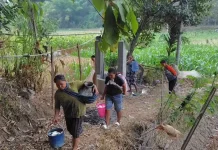 Kemarau, Warga Mengandalkan Satu Sumber Mata Air Tersisa untuk Kebutuhan