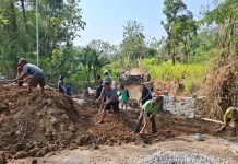 Gotong Royong Satgas TMMD dan Warga Percepat Pembangunan Infrastruktur