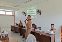 Tanamkan Disiplin, Taruna Akademi Militer Sambangi Siswa SRMA 46 Pacitan