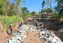 Talud Jalan Dikebut, Jembatan TMMD Ponorogo Masuki Tahap Akhir