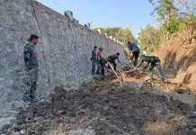 Talud Rampung, Satgas TMMD Fokus Ratakan Dasar Sungai Bibis