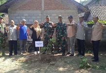 Sasaran Nonfisik TMMD ke-129 Bulu Lor, Satgas Tanam 100 Bibit Alpukat
