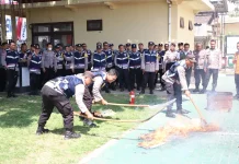 Bhabinkamtibmas Polres Magetan Latihan Penanganan Kebakaran Bersama BPBD