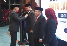 113 PNS Lingkungan Pemkab Pacitan Terima Anugerah Satyalancana Karya Satya