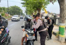 Polres Madiun Semarakkan Jalanan dengan Merah Putih