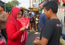 Pemkab Magetan Bagikan 3.000 Bendera Merah Putih di HUTke-81 RI