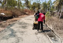 Akses Jalan menuju Pantai Buyutan tengah Diperbaiki