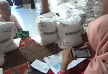 Bulog Salurkan Bantuan Pangan di Ngawi