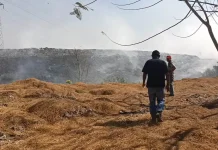 Belum Sepenuhnya Padam, Petugas Masih Pantau Bara Api di TPA Milangsasri Magetan