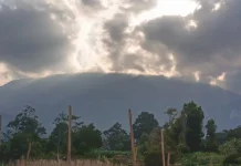 Meski Api di Magetan Padam, Pendakian Gunung Lawu Belum Dibuka
