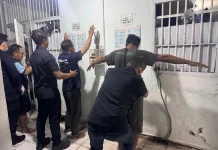 Petugas Gabungan Geledah Kamar Hunian Lapas Madiun, Temukan Benda Terlarang