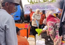 Gubernur Jatim Salurkan Air Bersih untuk Warga Terdampak Kekeringan di Ponorogo