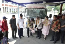 Perluas Layanan, PMI Pacitan Terima Mobil Unit Donor Darah dari Pemerintah Jepang