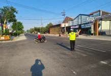 Polsek Balerejo Gelar Pam, Antisipasi Macet dan Laka Lantas