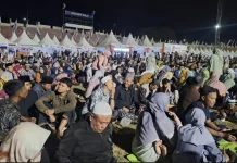 Ribuan Jemaah Hadiri Pengajian Akbar Gus Iqdam di Stadion Wilis Kota Madiun
