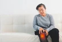 Pemanasan Setelah Bangun Tidur, Langkah Sederhana Cegah Nyeri Lutut Usia Lanjut