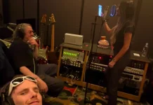 Kembali ke Studio Rekaman, Victoria Beckham Beri Sinyal 'Comeback' Bermusik?