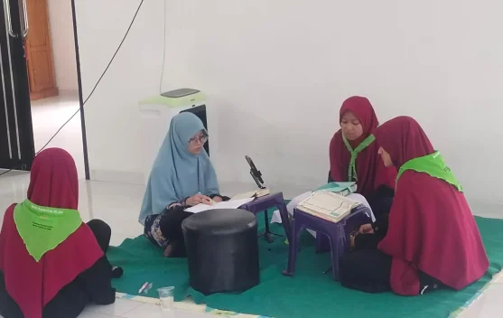 Bukan Mindset Mandiri: Belajar Menghafal Alquran Sekaligus Wira Usaha