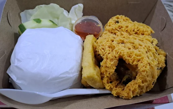 Ayam Presto Bertulang Lunak Jadi Ciri Khas Ayam Kremes Alizsa