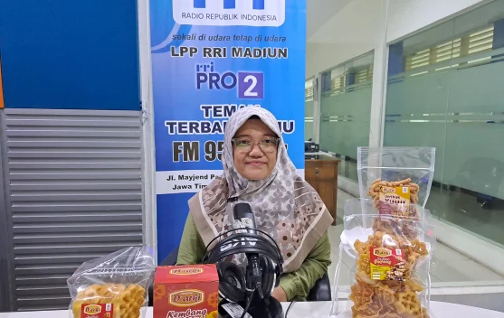 Ketelatenan Jadi Kunci Bisnis Kembang Goyang "D'arki" UMKM Madiun