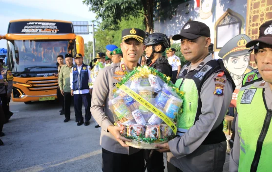 Kapolres Madiun dan Forkopimda Tinjau Pos Pengamanan Operasi Ketupat Semeru 2026