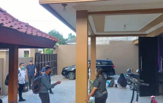 KPK Geledah Rumah Pengusaha di Pacitan, buntut Dugaan Kasus Korupsi Ponorogo