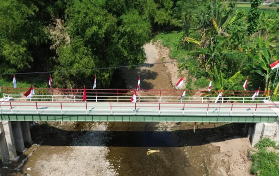 Warga Slahung Semringah setelah Dibangunnya Jembatan Garuda