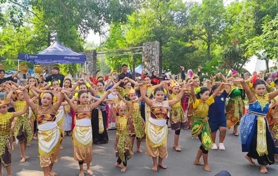 Puluhan Penari Tampil di Ahad Pahing Ngawi