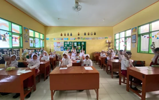 Tumbuhkan Minat Baca, Tim KKN UNS Gelar Gerakan Anak Cinta Literasi di Pacitan