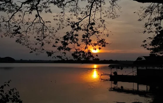 Sunset Waduk Bening Widas Jadi Daya Tarik Wisatawan, Cocok untuk Healing!
