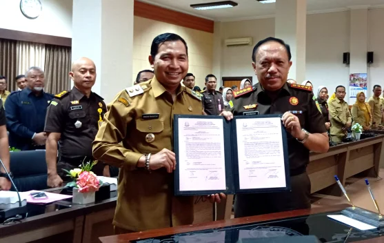 Kejari Kota Madiun Serahkan Aset Fasum Perumahan ke Pemerintah Kota
