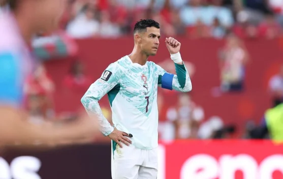 Respon Ronaldo Terkait Kabar Pensiun dari Tim Nasional