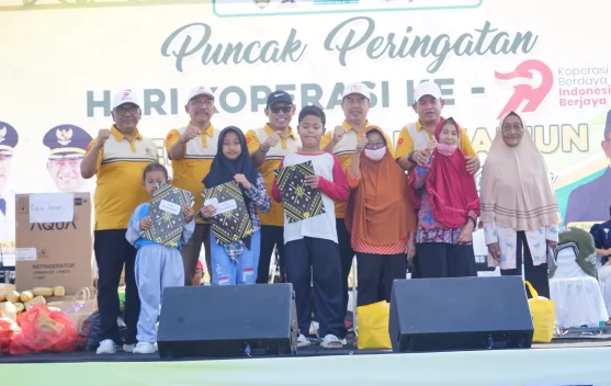 HUT Koperasi ke-79 di Kab. Madiun Selenggarakan Jalan Santai dan Bazar UMKM