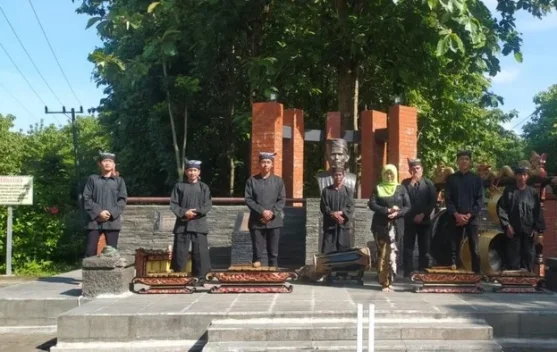 Selain Stigma Negatif Samin, Ada Filosofi Kejujuran dan Kesederhanaan