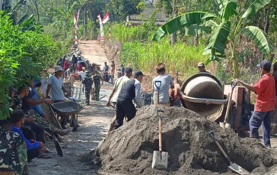 Pengecoran Jembatan TMMD 129 Dikebut, Kamituwo Kerahkan Perguruan Pencak Silat