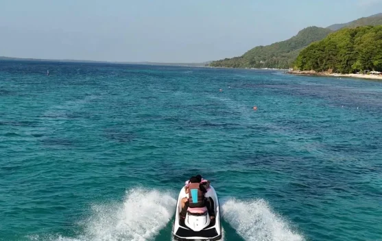 Pantai Tanjung Gelam, Destinasi Seru Karimunjawa