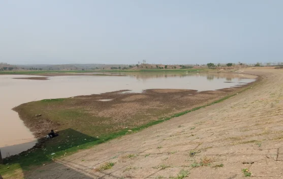 Volume Air Waduk Dawuhan Madiun Menyusut