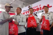 Jelang HUT ke-81 RI, Lapas Madiun Bagikan Bansos kepada 200 Warga