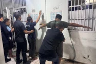 Petugas Gabungan Geledah Kamar Hunian Lapas Madiun, Temukan Benda Terlarang