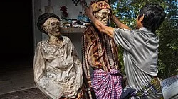 Ritual Ma'nene Tradisi Unik Sebagian Masyarakat Toraja
