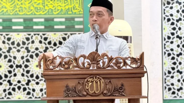 Bupati Sidrap Tarawih Perdana di Masjid Agung Sidrap