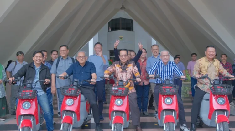 Sepeda Listrik Jadi Pilihan Mobilitas di Kampus UNHAS