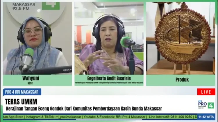 Miniatur Kapal Pinisi dari Eceng Gondok Karya UKM Makassar