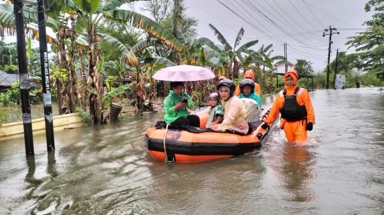 SAR Gabungan Evakuasi Korban Banjir Makassar-Maros