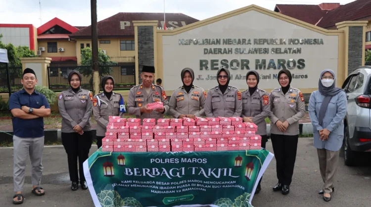 Polres Maros Menguatkan Kebersamaan lewat Berbagi Takjil