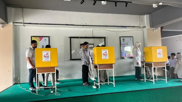 Semangat Kebersamaan Warnai Pemilihan OPDIS SD Islam Athirah Makassar