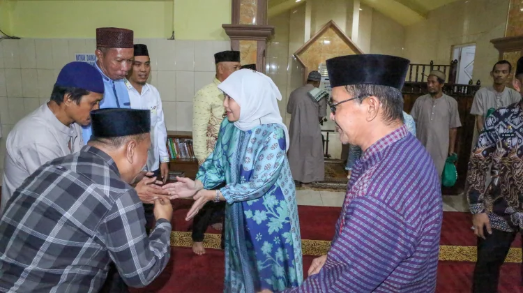 Safari Ramadan di Mamajang, Aliyah Mustika Ilham Tarawih Bersama Warga