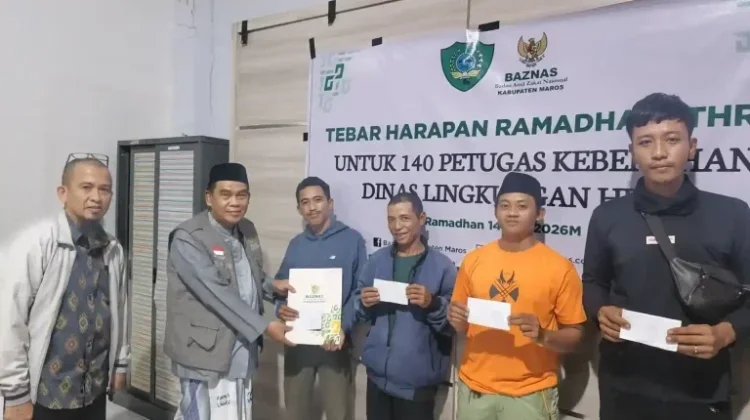 BAZNAS Maros Berbagi Ramadan untuk 140 Petugas Kebersihan