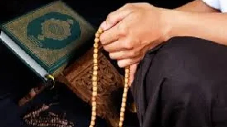 Pentingnya Istigfar Sebagai Pengangkat Derajat dan Penghapus Dosa